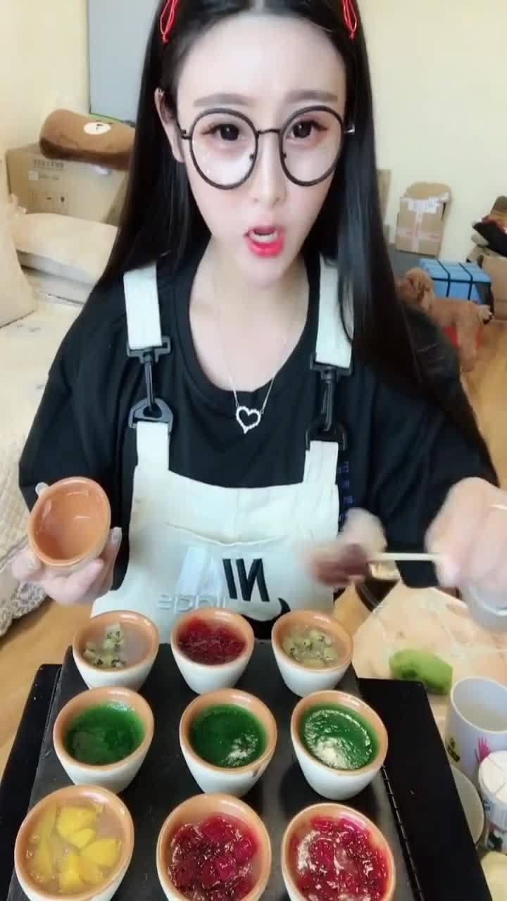 娱乐吃瓜酱网友自制,吃瓜酱网友自制盘点，明星幕后故事大公开！